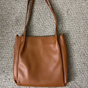 Elegant Tan Leather Tote Bag